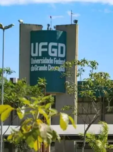 Com provas em abril, UFGD abre concurso para professor com sal&aacute;rios de at&eacute; R$ 13 mil
