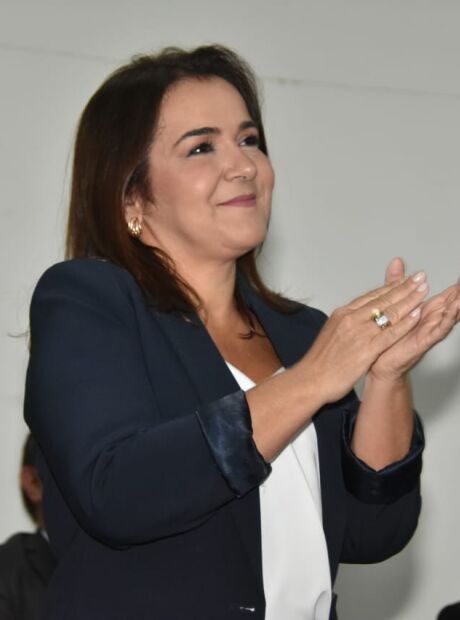 "Aqui n&atilde;o tem ningu&eacute;m de bra&ccedil;os cruzados", diz Adriane sobre gest&atilde;o na Capital