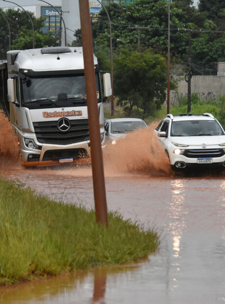 In&iacute;cio chuvoso faz fevereiro ficar pr&oacute;ximo de superar a m&eacute;dia hist&oacute;rica na Capital