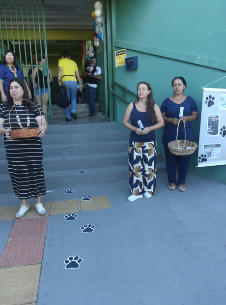 Escolas come&ccedil;am ano letivo em campanha contra maus-tratos a animais