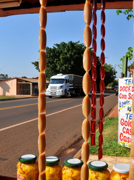 C&acirc;mara tenta impedir despejo de vendedores de Anhandu&iacute;