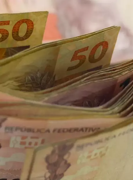 Abono salarial come&ccedil;a a ser pago nesta segunda (16)