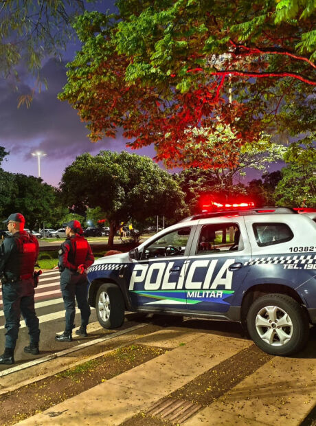 Homem &eacute; preso ap&oacute;s mulher usar gesto universal para denunciar viol&ecirc;ncia dom&eacute;stica