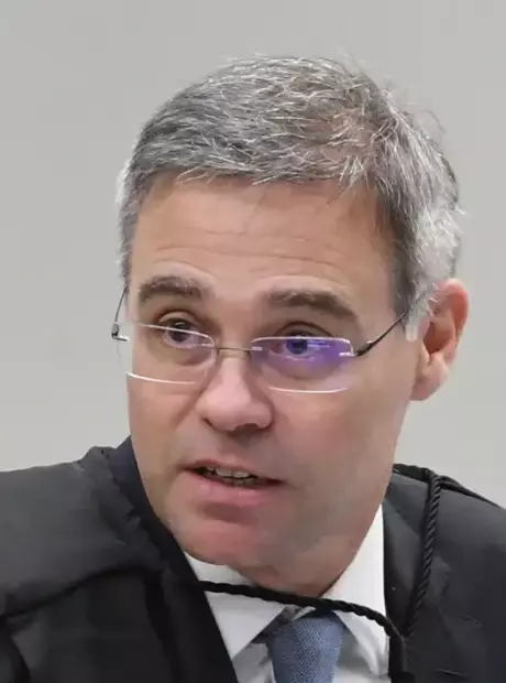 Mendon&ccedil;a desobriga cunhado de Vorcaro de comparecer &agrave; CPI do Crime Organizado