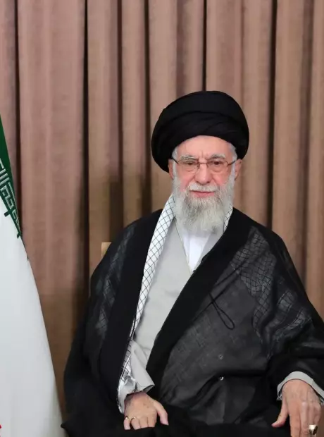 L&iacute;der supremo diz que EUA n&atilde;o destruir&atilde;o Ir&atilde; e amea&ccedil;a poder militar norte-americano