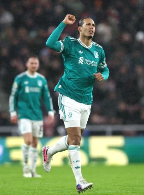 Liverpool quebra s&eacute;rie invicta caseira do Sunderland e entra na briga pelo G-4 na Inglaterra