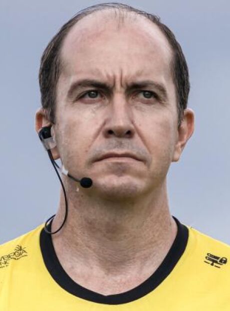 Quem &eacute; Eduardo da Cruz, &aacute;rbitro assistente sul-mato-grossense contratado pela CBF