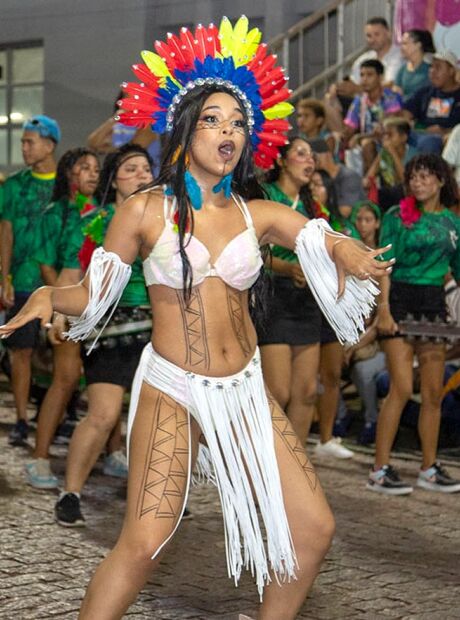 Corumb&aacute; quer mostrar que faz o melhor carnaval para garantir verba
