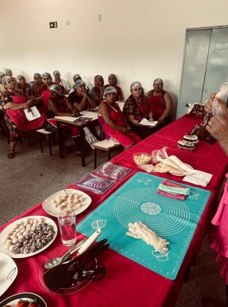 Curso gratuito oferece oportunidade de transformar chocolate em renda extra na P&aacute;scoa