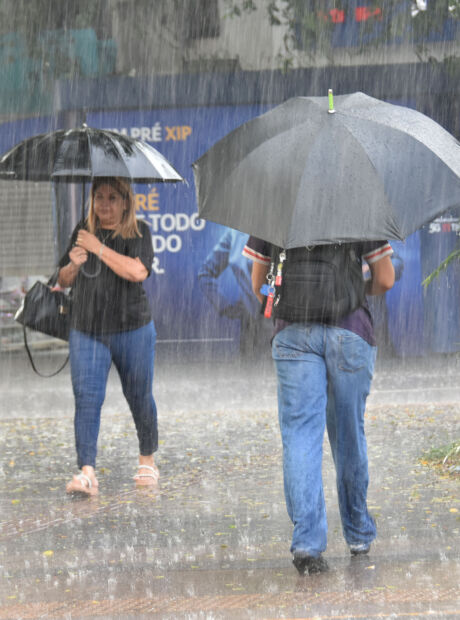 Alerta de tempestade refor&ccedil;a chegada de frente fria em MS