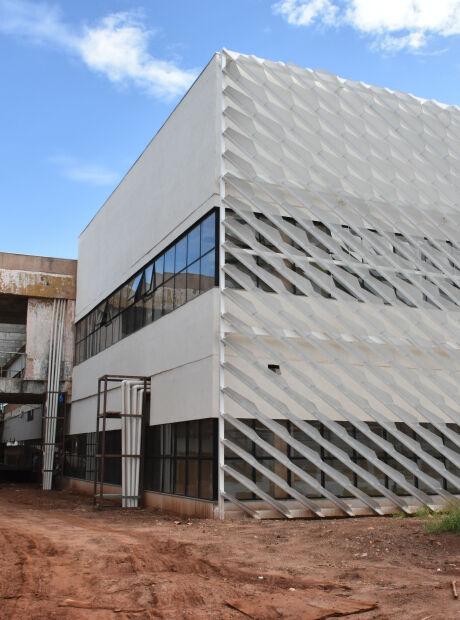 Licita&ccedil;&atilde;o para ar-condicionado trava obra da antiga rodovi&aacute;ria