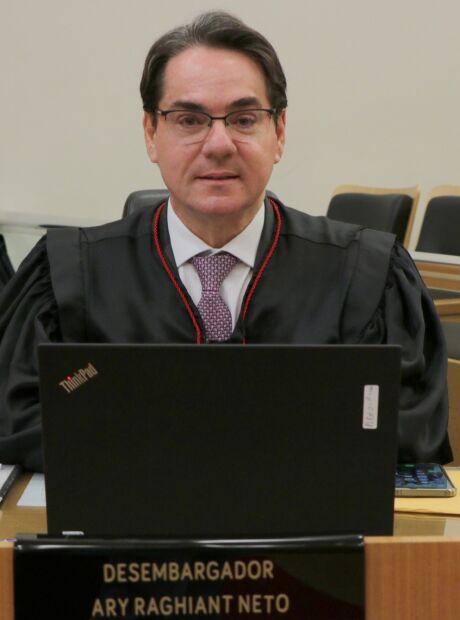 Ap&oacute;s anunciar ren&uacute;ncia, desembargador Ary Raghiant &eacute; exonerado do TJMS
