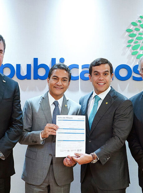 Beto Pereira se filia ao Republicanos apadrinhado por Riedel, Azambuja e Pereira