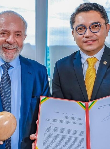 Simone sai, mas MS ter&aacute; outro ministro