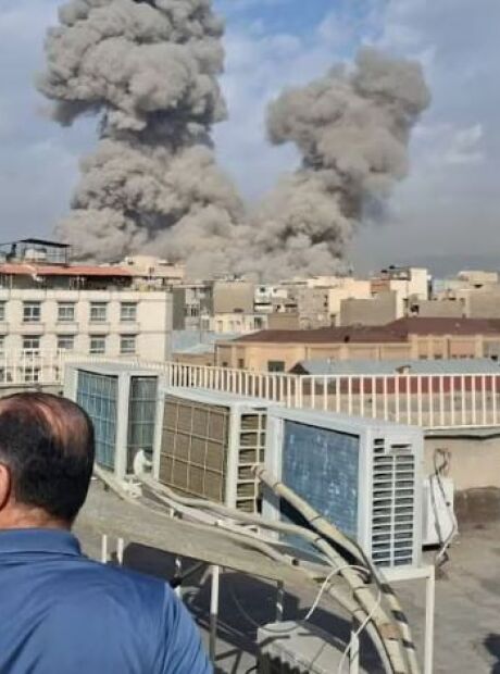 Ir&atilde; ataca base a&eacute;rea no Bahrein; EUA atingem Guarda Revolucion&aacute;ria