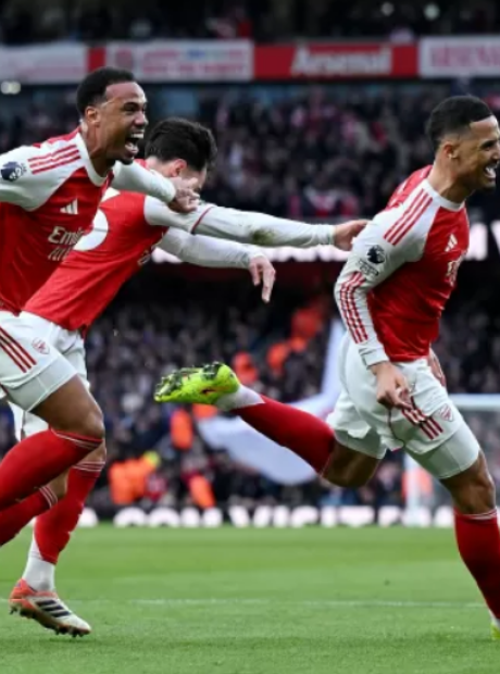 Arsenal derrota o Chelsea e retoma a vantagem de 5 pontos na lideran&ccedil;a da Premier League