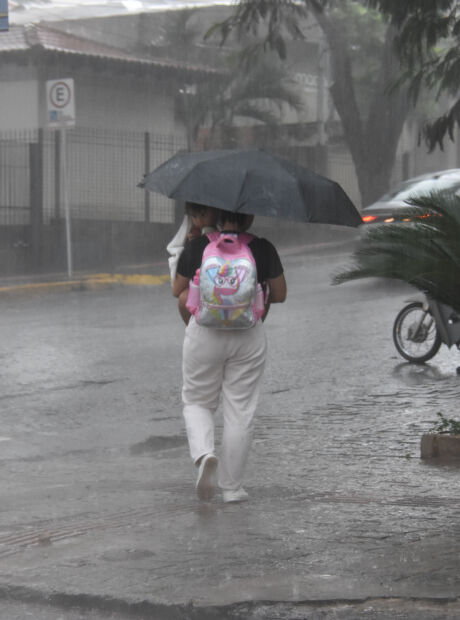 Abril de 2026 j&aacute; &eacute; o mais chuvoso da &uacute;ltima d&eacute;cada em Campo Grande