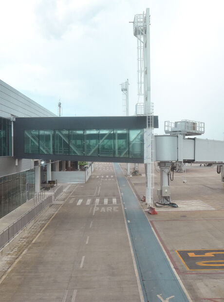 Novas pontes de embarque devem estrear nesta quarta no aeroporto da Capital