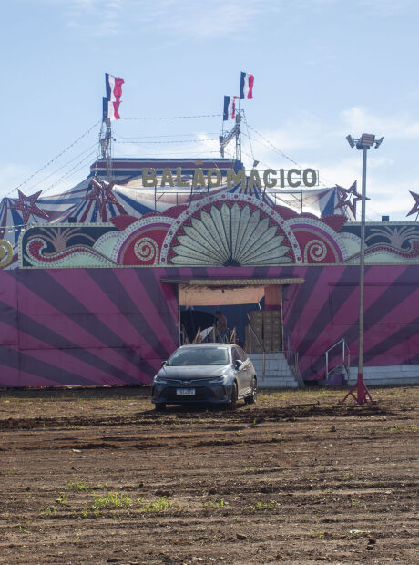 Circo Bal&atilde;o M&aacute;gico estreia nesta quinta (30) com a presen&ccedil;a de Simony
