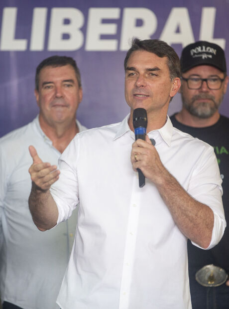 V&iacute;nculo com Vorcaro n&atilde;o afeta lideran&ccedil;a de Fl&aacute;vio Bolsonaro em Mato Grosso do Sul
