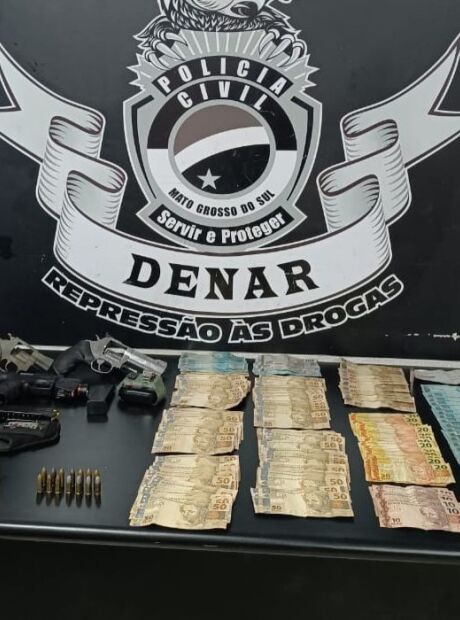 Policiais furtam drogas de casa em esquema de tr&aacute;fico