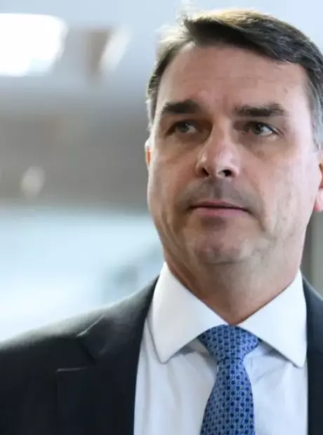 Fl&aacute;vio diz que n&atilde;o apenas Bolsonaro, mas todos perseguidos subir&atilde;o rampa do Planalto