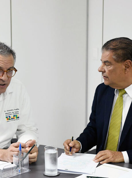 Em Bras&iacute;lia, Nelsinho busca refor&ccedil;o urgente para Dourados em meio &agrave; crise da chikungunya