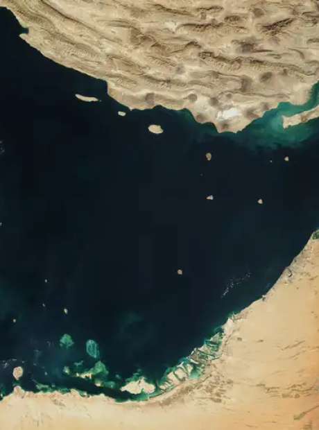 Ir&atilde; aprova passagem de navios de ajuda humanit&aacute;ria no Estreito de Ormuz