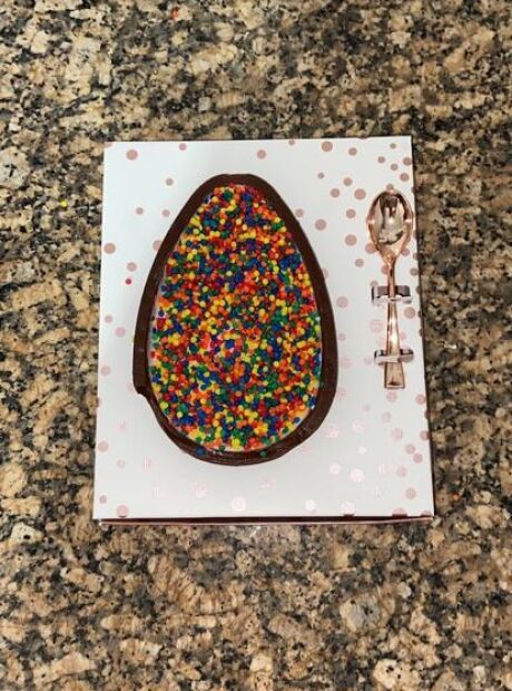 P&aacute;scoa: comer chocolate causa acne? 