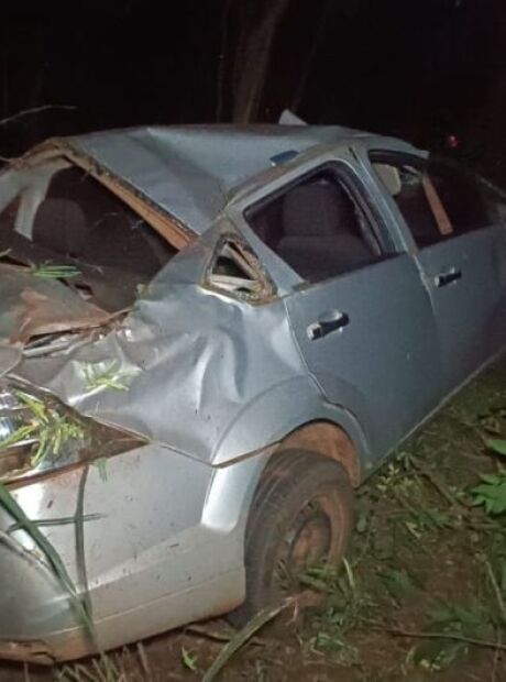 Idoso morre ap&oacute;s capotamento de carro na MS-276 