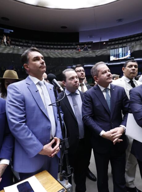 C&acirc;mara vota para derrubar veto de Lula a projeto que reduz pena de Bolsonaro