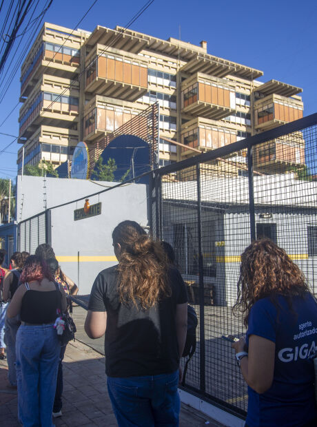 TRE amanhece com fila imensa no &uacute;ltimo dia para regularizar t&iacute;tulo eleitoral