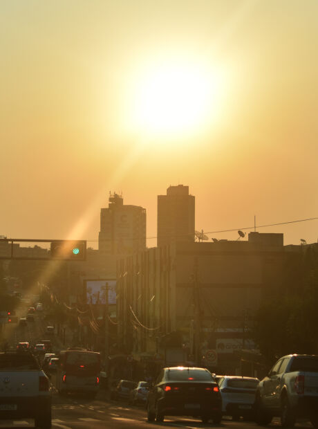 Ap&oacute;s frio, calor volta, mas tempo refresca novamente na segunda-feira