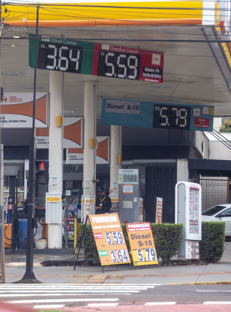Desde o in&iacute;cio da guerra no Ir&atilde;, pre&ccedil;o da gasolina subiu mais de R$ 0,50 em Campo Grande