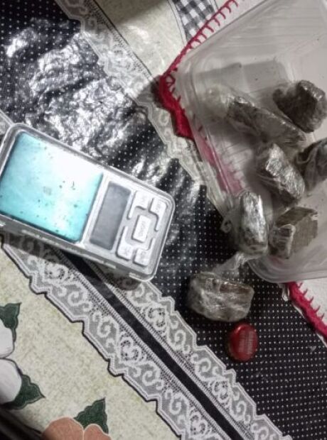 Com tornozeleira, homem &eacute; preso ap&oacute;s comprar coca&iacute;na para revenda em hotel de Campo Grande