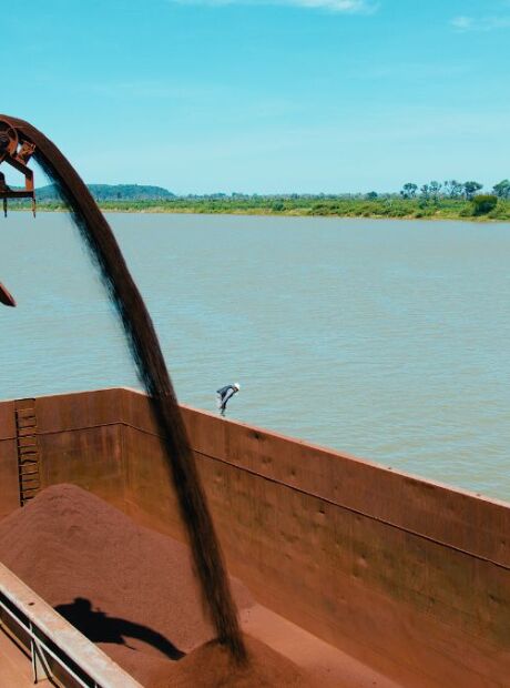 Mineradoras se adaptam &agrave; seca e despacham volume recorde pelo Rio Paraguai