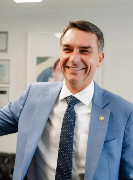 Campanha de Fl&aacute;vio pede ao STF apura&ccedil;&atilde;o sobre vazamento de conversas com Vorcaro