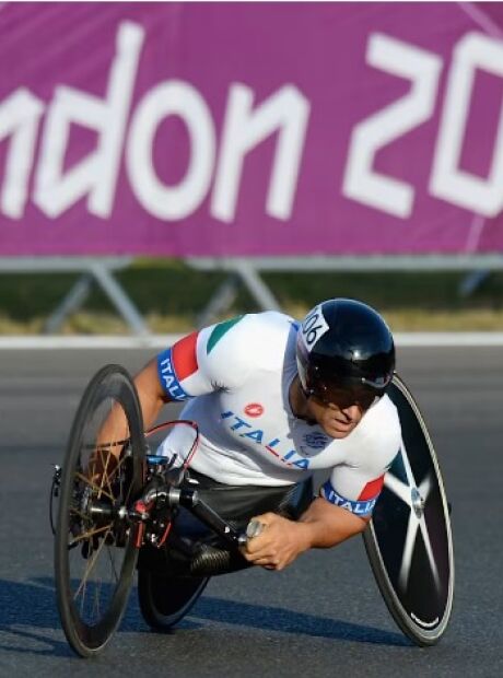 Alex Zanardi, ex-piloto de F1 e bicampe&atilde;o paral&iacute;mpico, morre aos 59 anos
