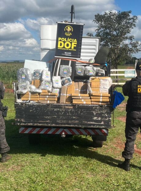 DOF apreende mais de meia tonelada de drogas em caminh&atilde;o de mudan&ccedil;a