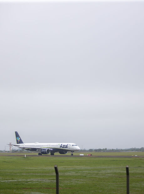 Neblina impede pousos e decolagens no aeroporto de Campo Grande