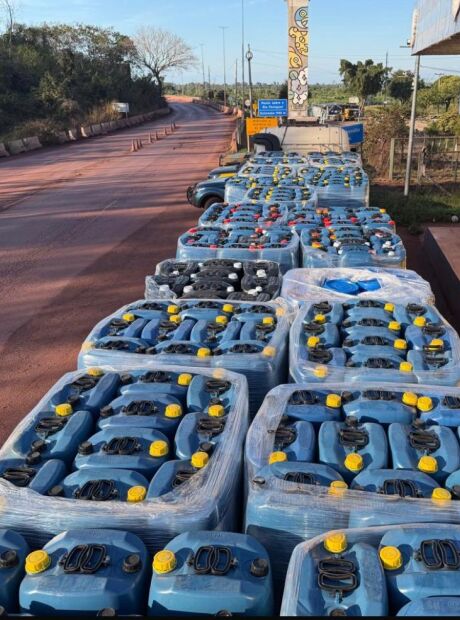 Opera&ccedil;&atilde;o apreende 21 toneladas de solvente usado na produ&ccedil;&atilde;o de coca&iacute;na
