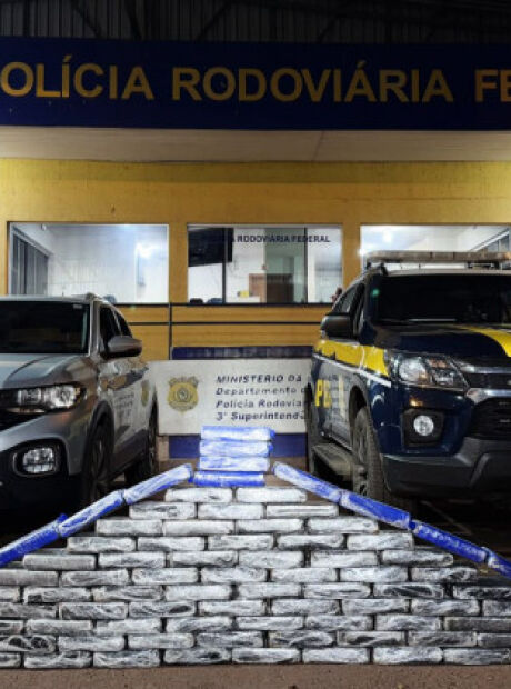 Militar da Marinha e esposa s&atilde;o presos com 96 kg de coca&iacute;na na BR-262