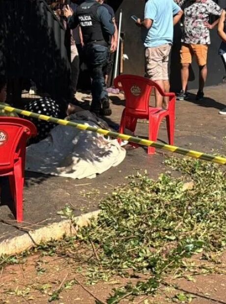 Homem &eacute; morto &agrave; luz do dia em Maracaj&uacute; 