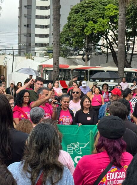 Campo Grande: paralisa&ccedil;&atilde;o de professores afeta 110 mil alunos da rede municipal