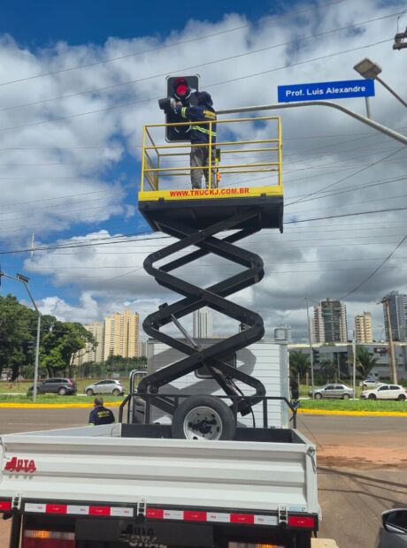 Campo Grande registra 113 ataques a sem&aacute;foros e perde 3 km de cabos em 2026