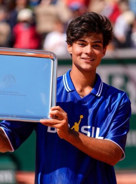 Guto Miguel vence Roland Garros juvenil e se torna 1&ordm; brasileiro campe&atilde;o do torneio