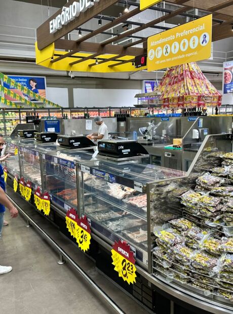 Fiscaliza&ccedil;&atilde;o apreende 650 kg de alimentos impr&oacute;prios em atacadista de Campo Grande