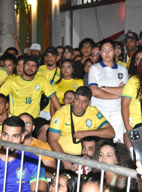 Mais de 1,3 mil torcedores acompanharam derrota do Brasil na Cidade da Copa
