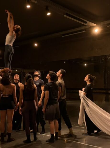 Espet&aacute;culo de dan&ccedil;a transforma a inquieta&ccedil;&atilde;o de L&iacute;dia Ba&iacute;s em poesia corporal