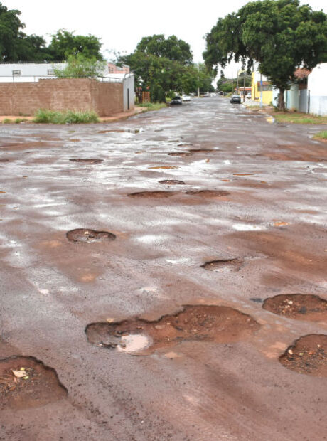 Prefeitura de Campo Grande v&ecirc; com interesse parceria com Ex&eacute;rcito para tapa-buracos